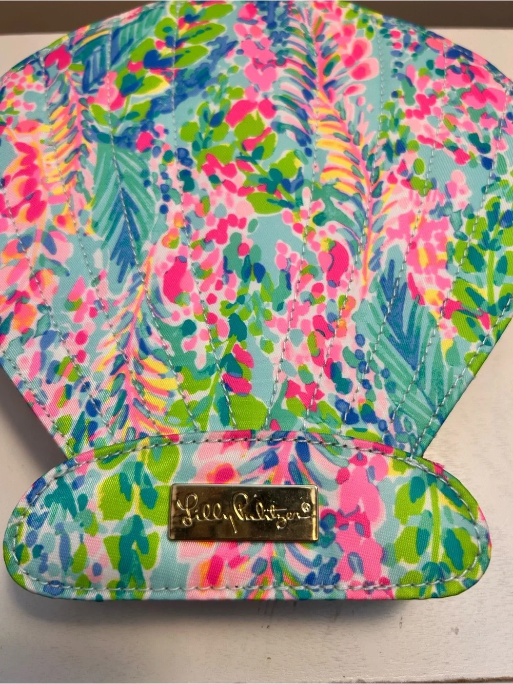 Lilly Pulitzer Shell Cosmetic Pouch with slots for brushes - Multicolor coastal